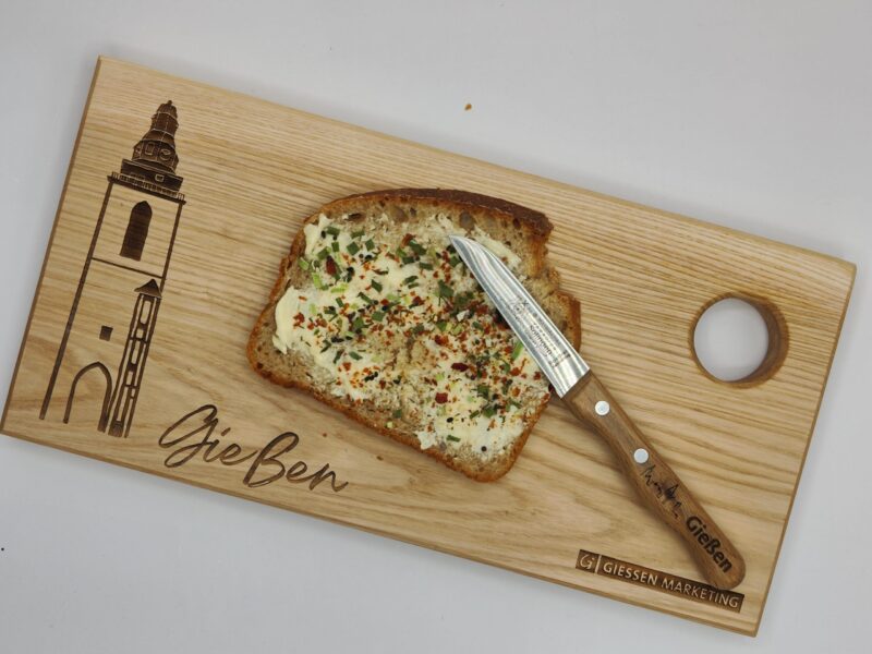 Gießener Schneidebrett und Gießen Messer