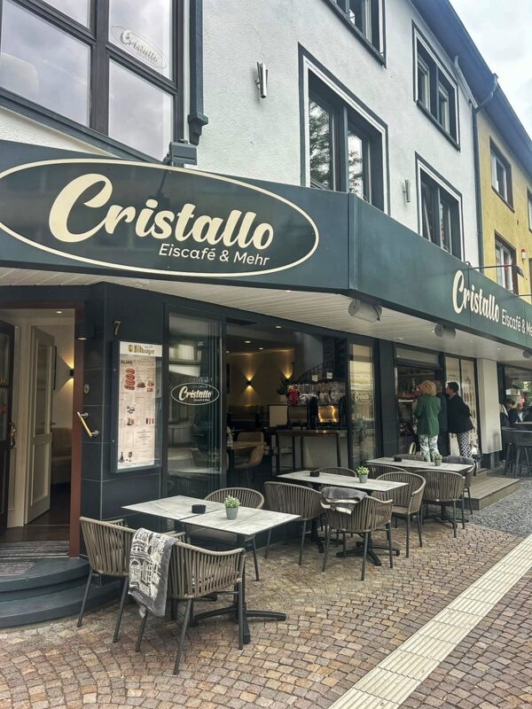 Das Eiscafé Cristallo hat im Neuenweg in Gießen eröffnet.