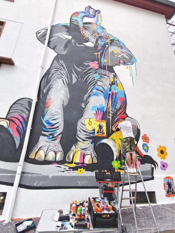 An der Grünberger Straße prangt ein neues Kunstwerk!